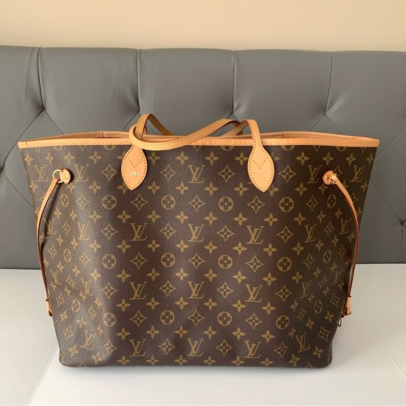 Louis Vuitton Neverfull GM in Monogram Canvas - Picture 2 of 14